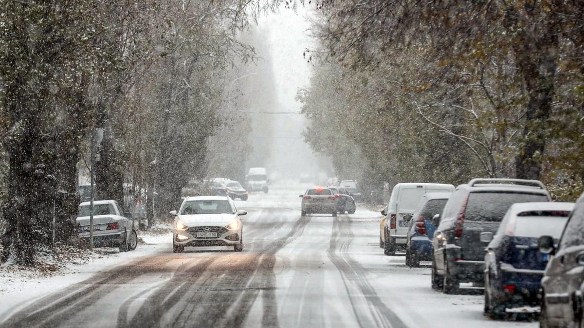 Nagy hatást keltő fotók: Budapest elbűvölő havazása
