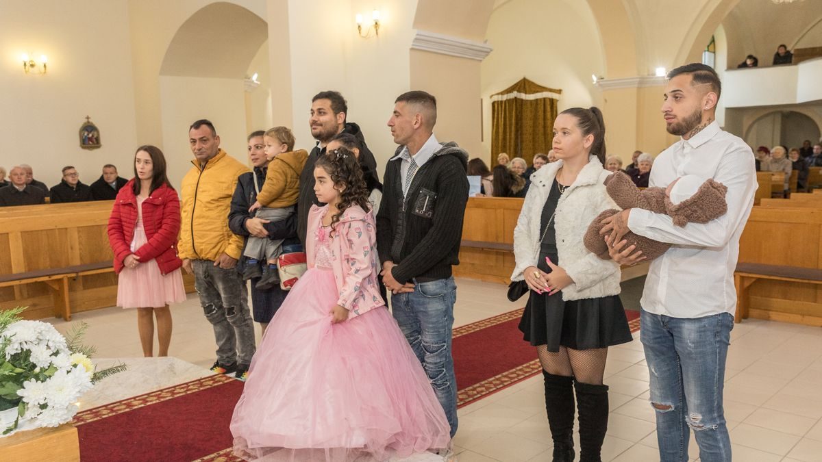 Az ország kedvenc roma pékje büszkén bemutatja gyermekeit