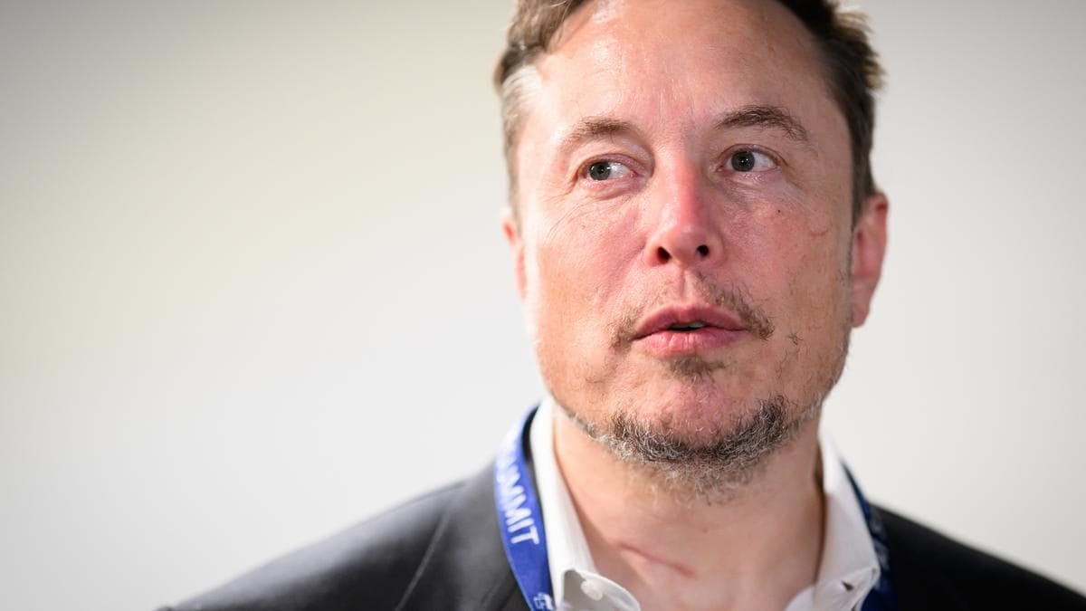 Szókimondó Elon Musk: Drámai események sorozata élő adásban