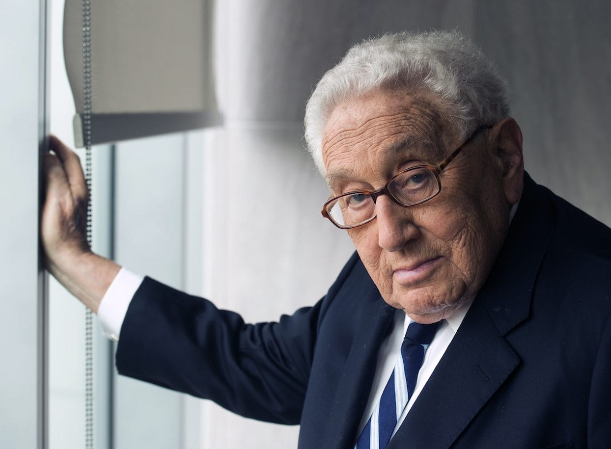 A néhai Henry Kissinger: Nobel-békedíjas államférfi vagy háborús bűnös?
