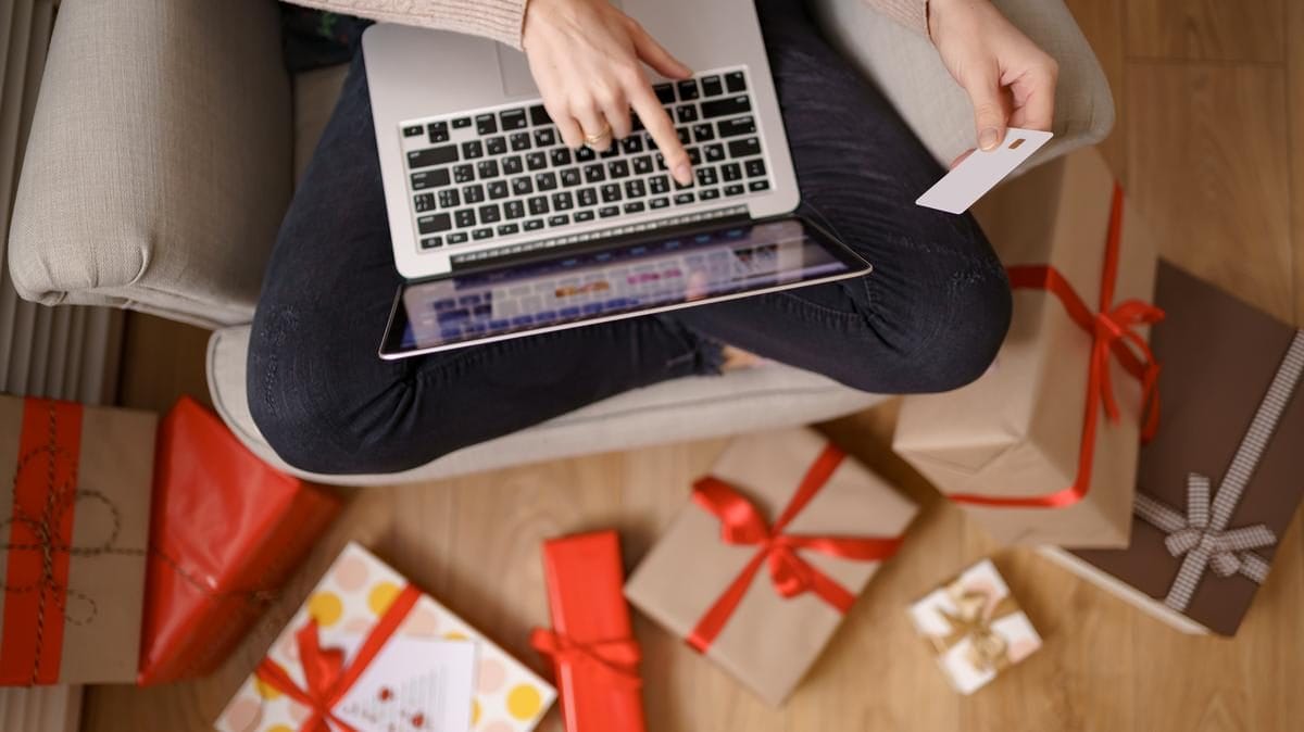Vigyázzon, hogy ne essen áldozatul a karácsonyi online csalásoknak!