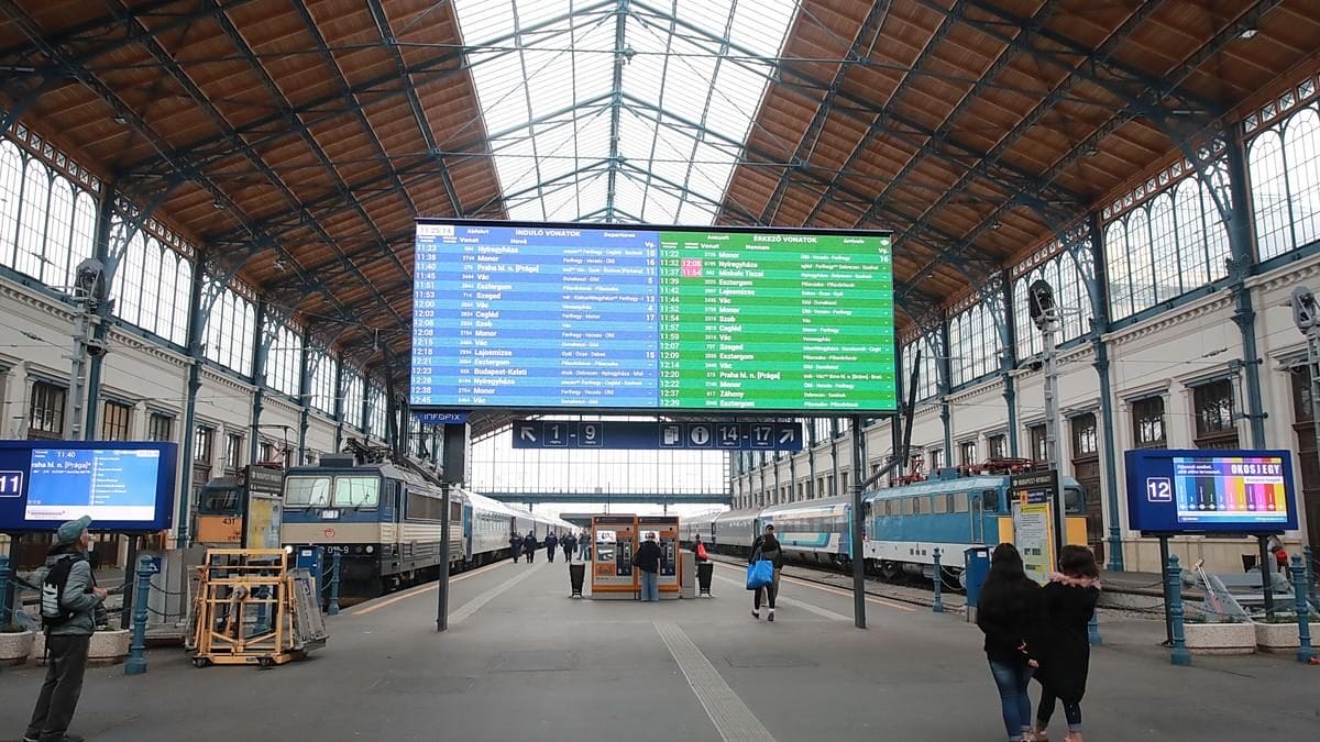 Havas-Hideg Poklot Élt át Sopronba Tartó Utasok: A MÁV Megszégyenült 230 Perces Késéssel