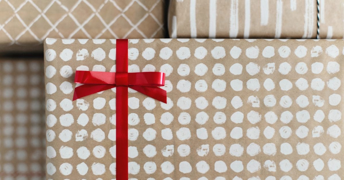 Az érdektelen karácsonyi ajándékok csapdája: Miért adjuk mégis őket?