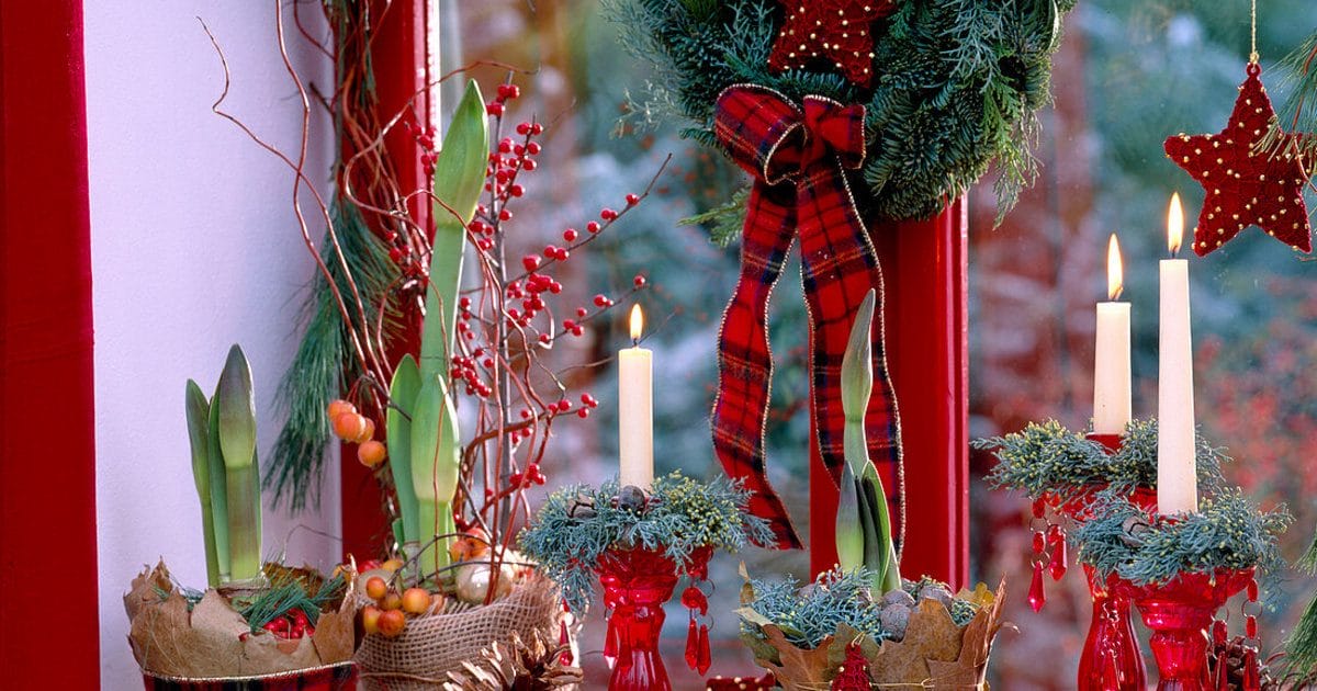 Ablakomban virágzik a karácsony – 8 lélegzetelállító dekoráció, ami elvarázsolja a téli időszakot