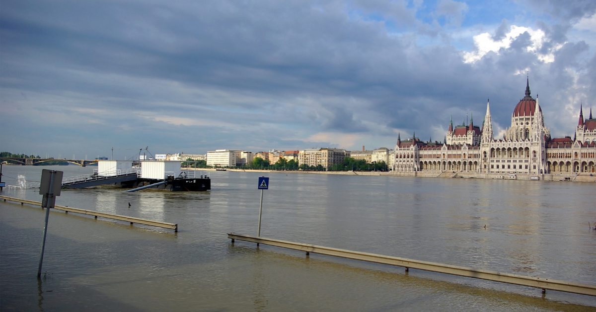 Elsőszámú értesítés: Készüljünk az árvízre! Íme a várható tetőzés időpontja a Duna budapesti szakaszán