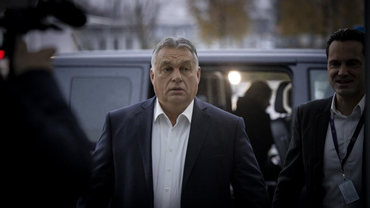 „Orbán Viktor nemzetközi szerepvállalása és baráti gesztusa: A párizsi látogatás után Argentínába utazott az új elnök beiktatására”