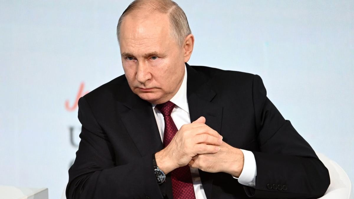 Az orosz elnök, Vlagyimir Putyin váratlan döntése: Új utakon járva lép kilép Oroszországból