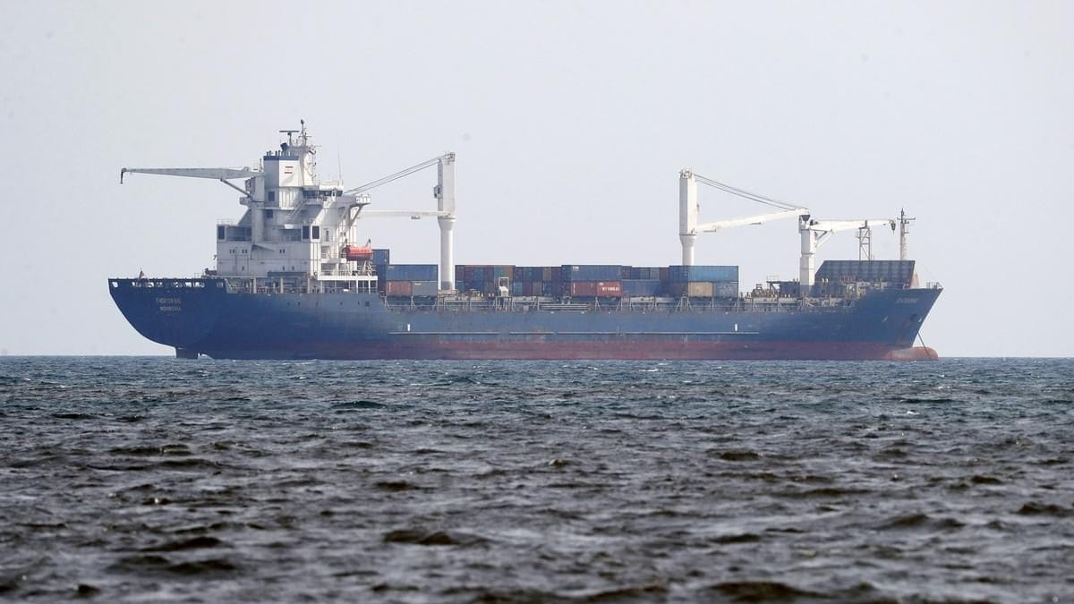 A Haszanovci tengeri konfliktus: Rakétatámadások Jemenből elértek kereskedelmi hajókat a Vörös-tengeren