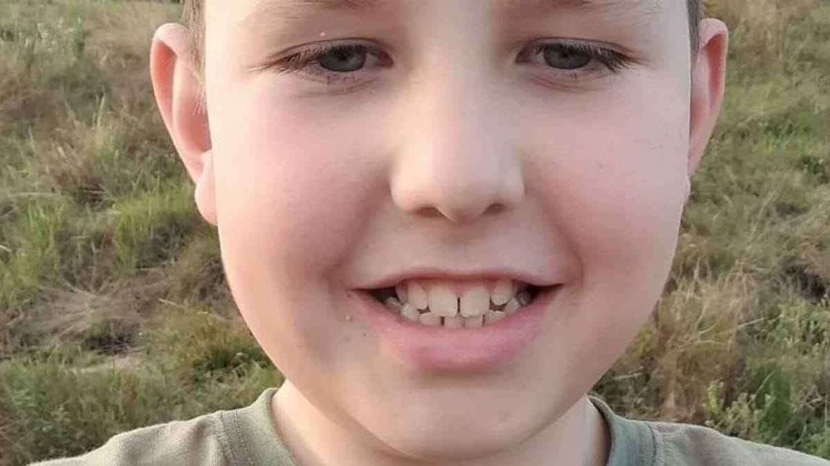 Egy tragikus baleset rázta meg a karácsonyi készülődést: Halálos áramütés érte a segítőkész 10 éves kisfiút