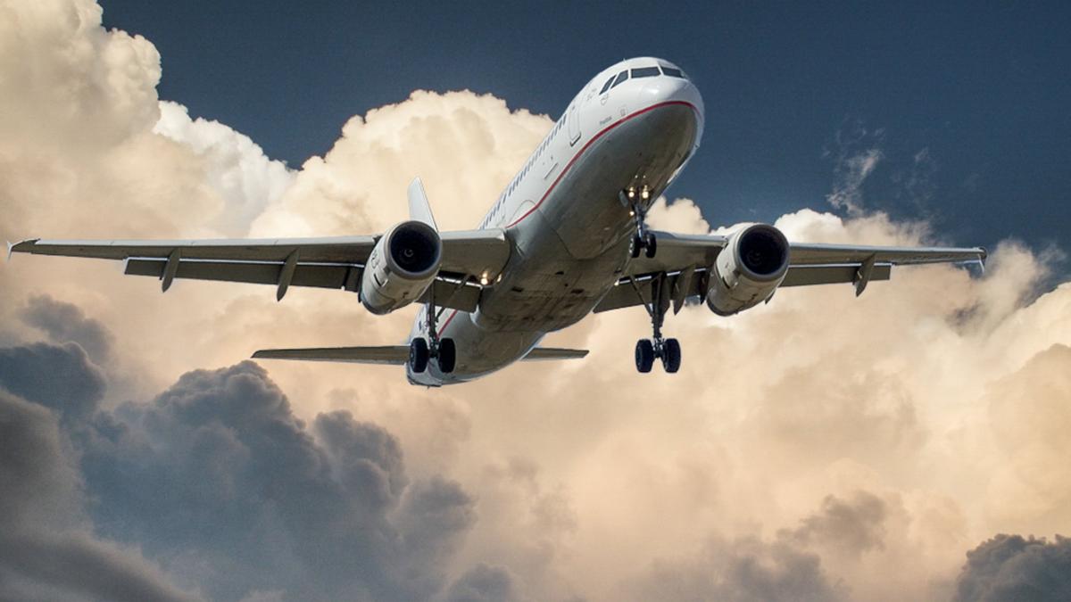 A repülésbiztonság árnyékában: Felborult Boeing-érték támaszt a legújabb orrsérülés