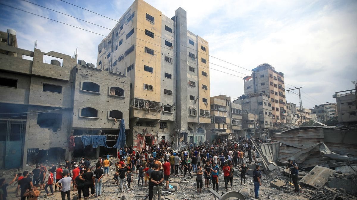 Pillanatnyi béketörés után újra elindultak a gázai légicsapások
