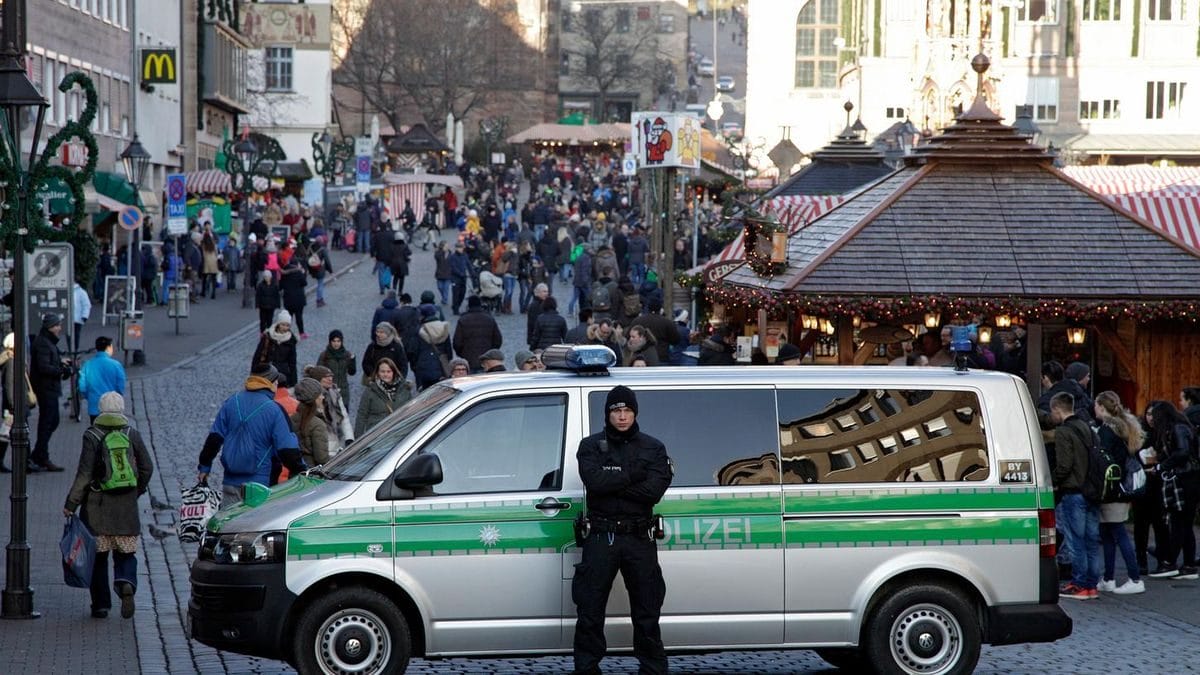 A német hatóságok határozottan fellépnek az újévi bűncselekményekkel szemben: 300 letartóztatás Berlinben