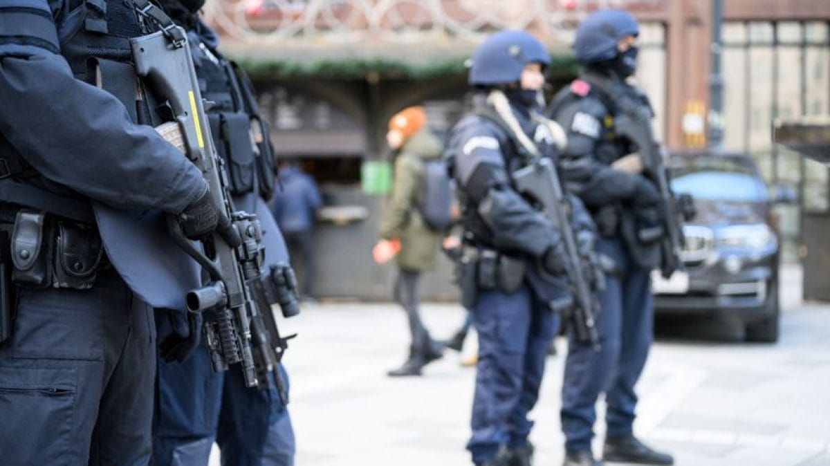 A terroristáknak meghiúsult terve: Ukrajnából származó rakétavetővel akartak robbantást végrehajtani Bécsben