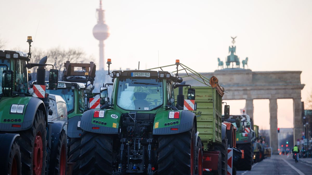 A sztrájk lázában: Berlinben traktorkolónia után a berlini BKV is felkészül a tiltakozásra
