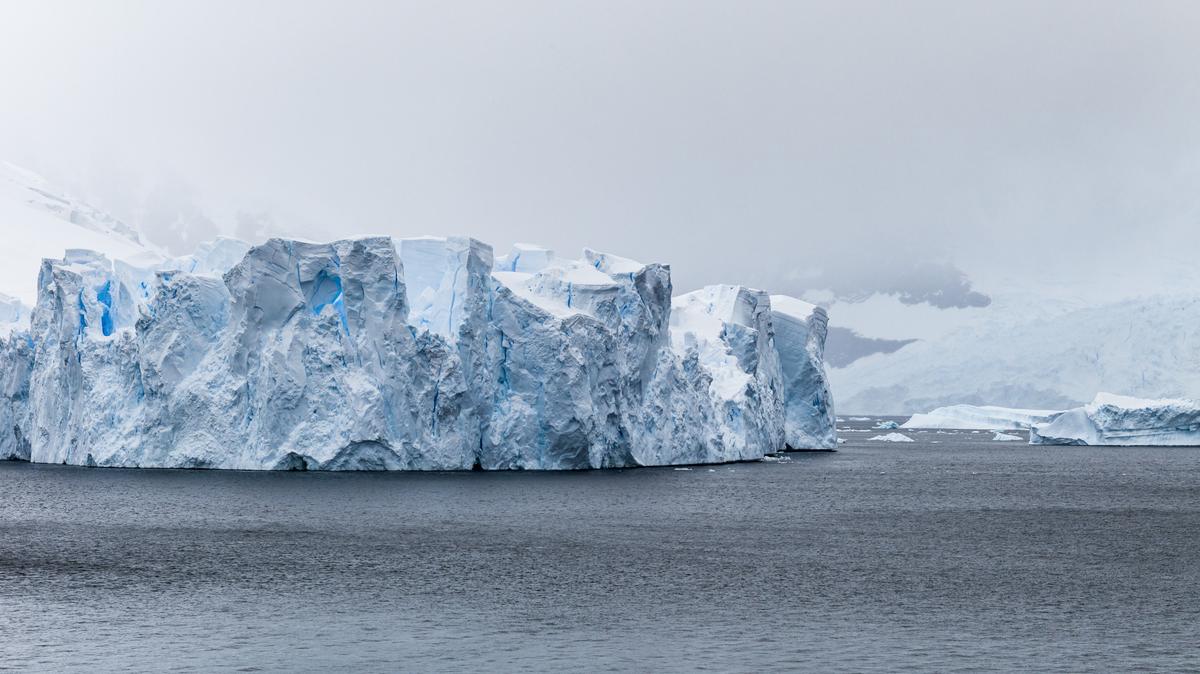 Az elrettentő valóság: A világ legnagyobb jéghegye hihetetlenül gyorsan olvad
