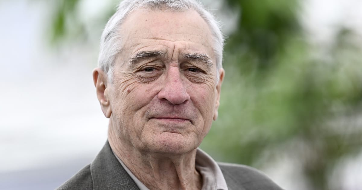 A megható pillanat: Robert De Niro találkozása 10 hónapos kislányával