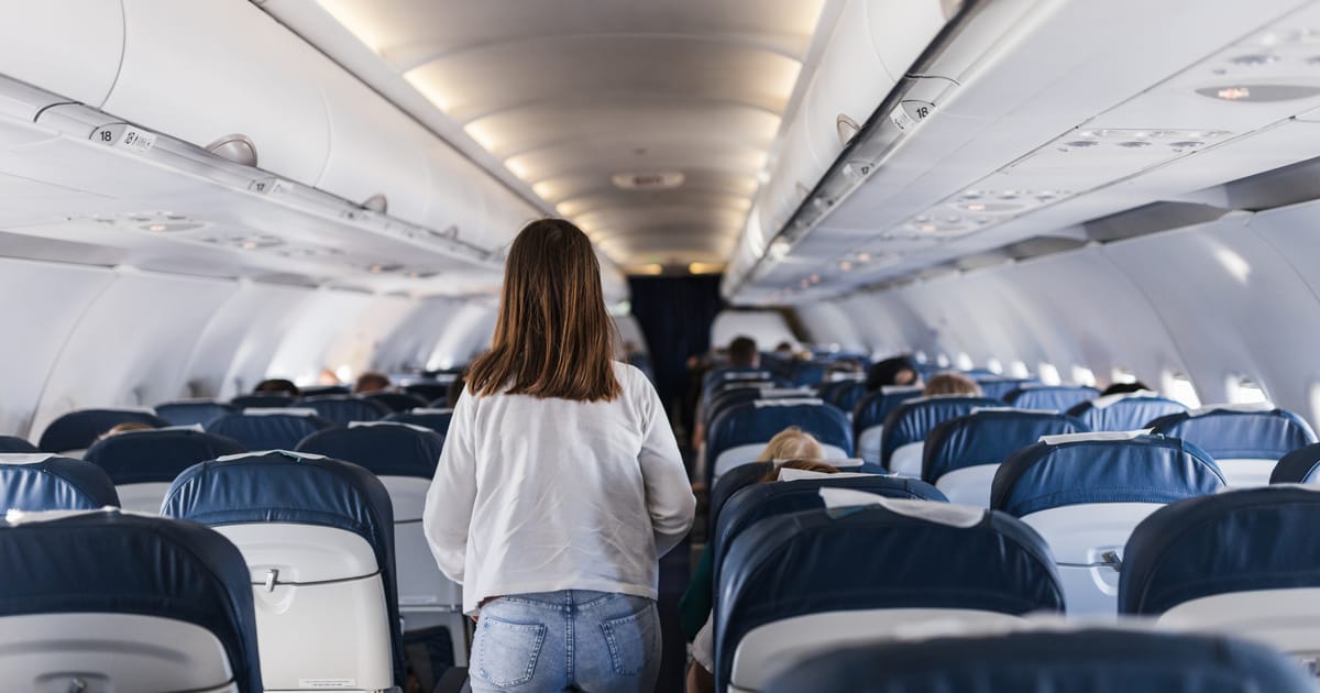 A megrázó eset, amelynek miatt egy nőt leszállítottak a repülőről: Mit tudnod kell, mielőtt felszállnál?