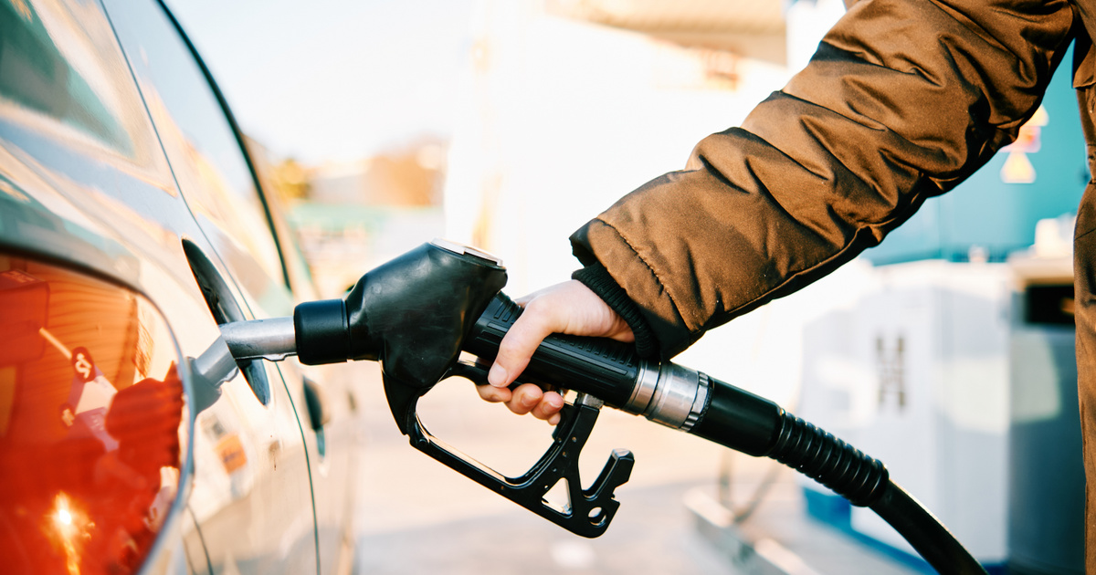 A benzin ára jelentősen emelkedik: ennyivel drágulhat a töltés