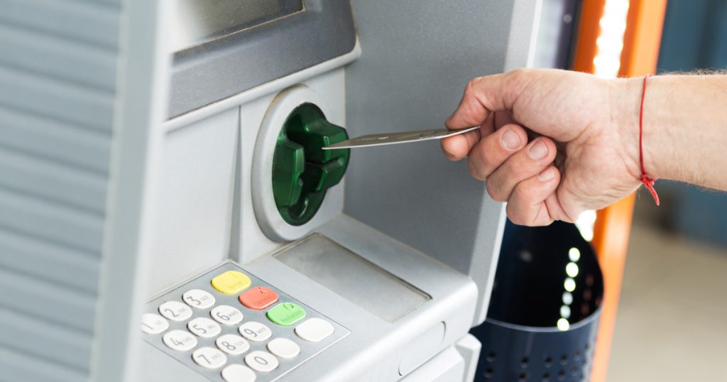 Az országban csökkenhet a pénzkiadó automaták száma: sokan elégedetlenek lehetnek az új rendelet miatt