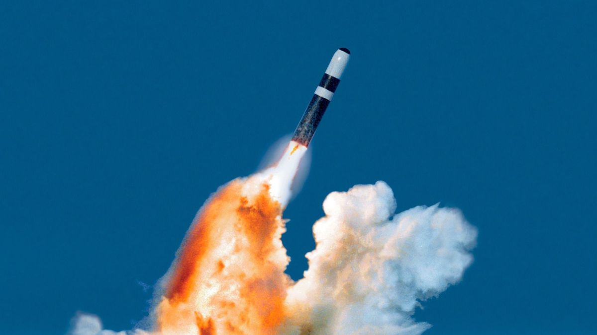 A veszélyes közelhívás: a brit atomtengeralattjáró szinte önmagát bombázta