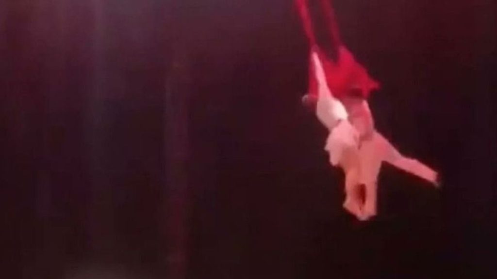 Rémséges esemény: Cirkuszi mutatvány közben zuhant a 13 éves gyerekakrobata