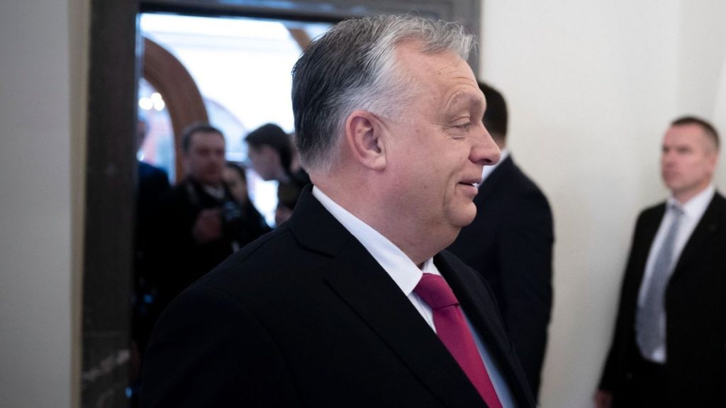 Orbán Viktor és Társai Ismét Egyesülnek - Átütő Pillanat egy Fotón