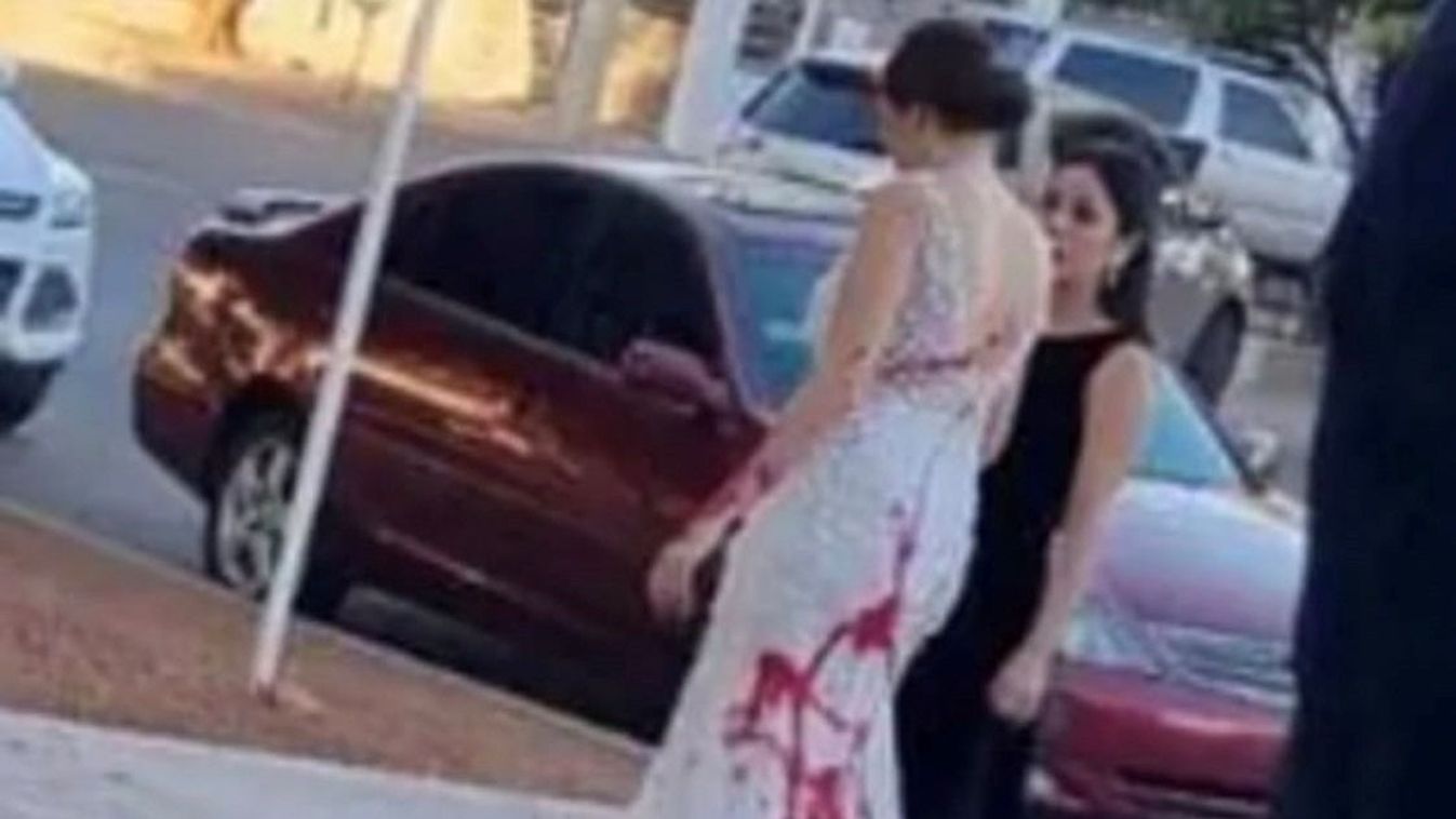 A botrányba fulladt esküvő: Dühöngő anyós vörös festékkel öntötte le a menyasszonyt