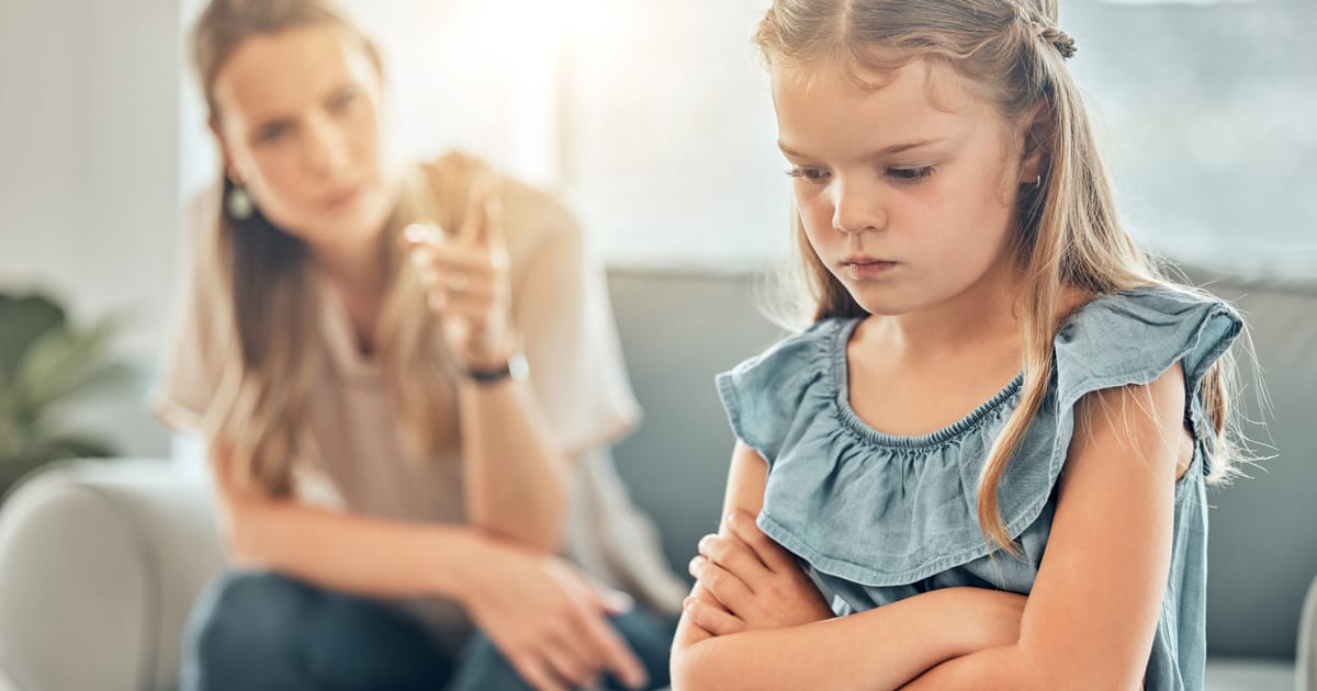 A narcisztikus szülő pusztító hatásai: Hogyan rombol egy szülő a gyerek lelki egészségén