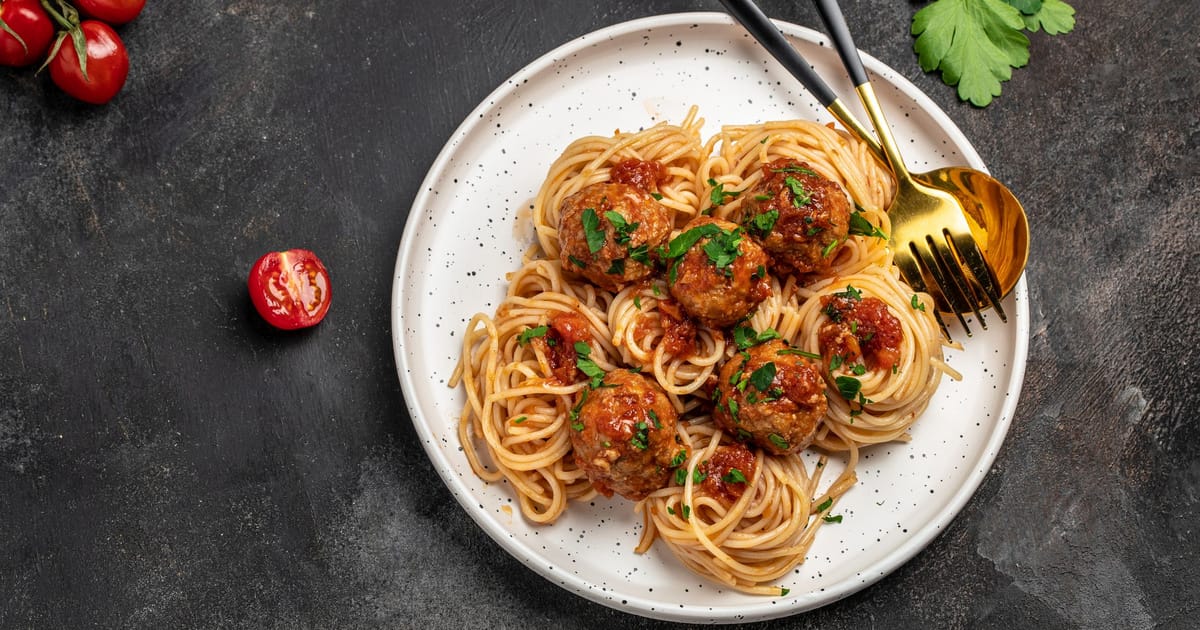 Szívderítő étel: Fűszeres húsgombócos spagetti az olaszok módra