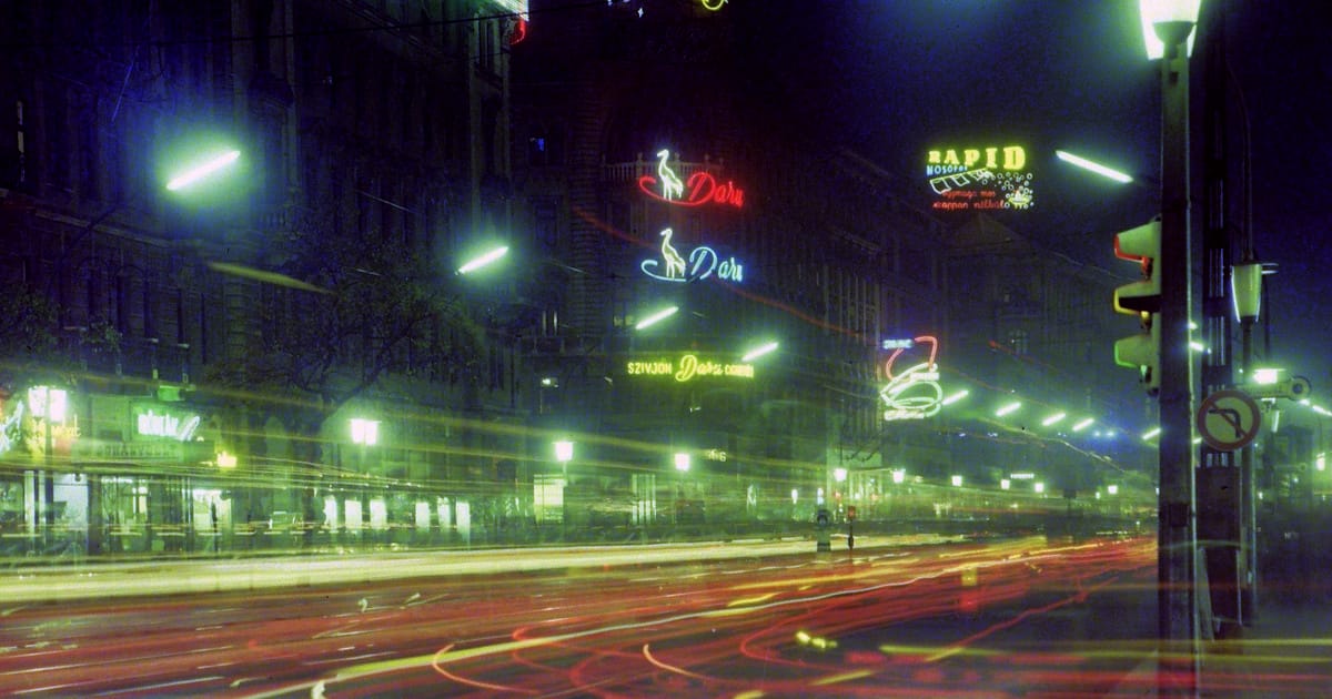 Emlékezés a neonfényes Budapestre - Galéria