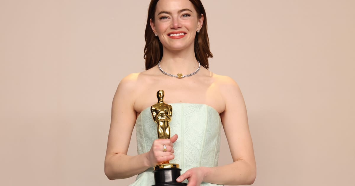 Emma Stone ciki ruhabakiban vette át az Oscar-díját: 2021 legnagyobb győztesei