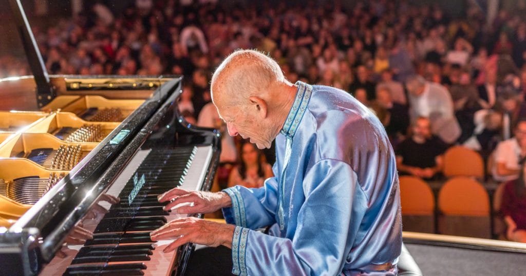 A világhírű zongorista visszatér: David Helfgott halhatatlan műveket ad elő a hétvégén