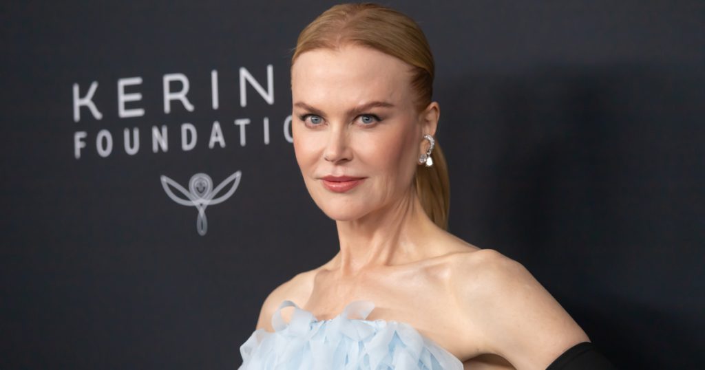 A cím: "Nicole Kidman frizuraváltása: új stílusában ragyog a híresség