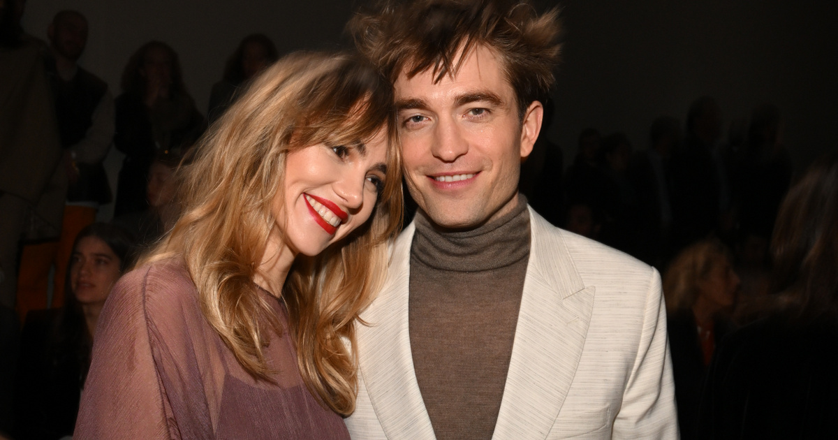 Robert Pattinson és párja első gyerekének első lesifotója: Öröm és boldogság a családban