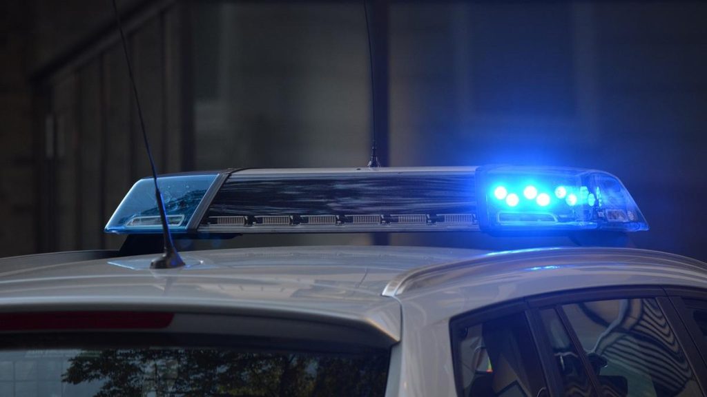 Fegyveralapos támadás Pest vármegyei férfi részéről: Rendőrök és mentősök életét veszélyeztette