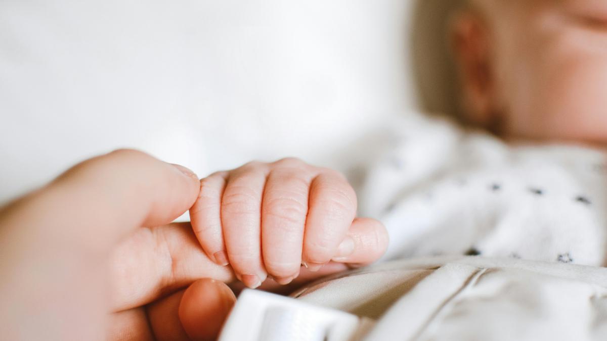Felfoghatatlan eset: Újszülött csecsemőt találtak az inkubátorban a szolnoki kórházban