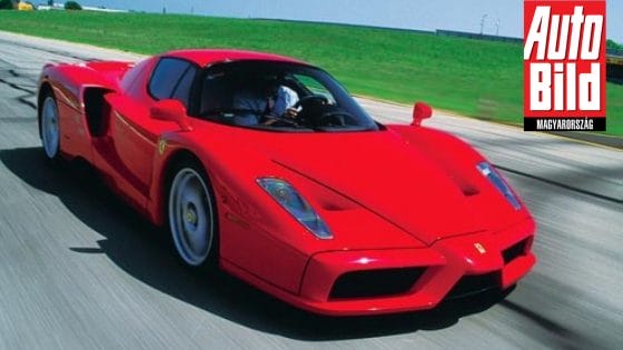 A szörnyű ár: Ritka Ferrari Enzo eleje megrongálódott - Helyszíni felvételek