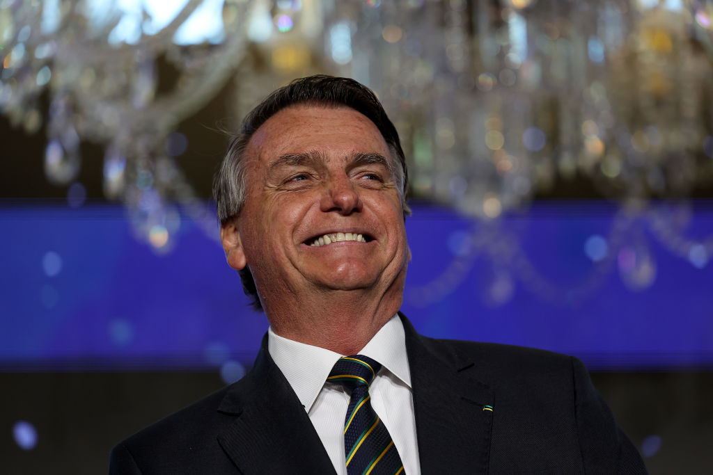 Bolsonaro menekülése: a New York Times nyomában a magyar nagykövetség biztonsági kameráival