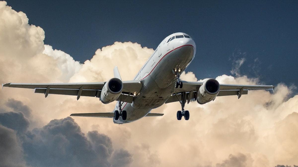 Pilóták elaludtak a repülőgépen: 153 utas élete a tét, a kis híján katasztrófát elkerülve