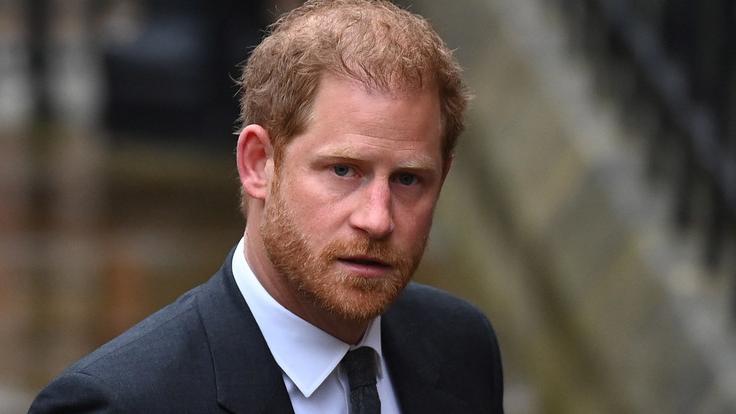 Királyi Botrány: Harry herceg meztelen képei fenyegetik a királyi családot