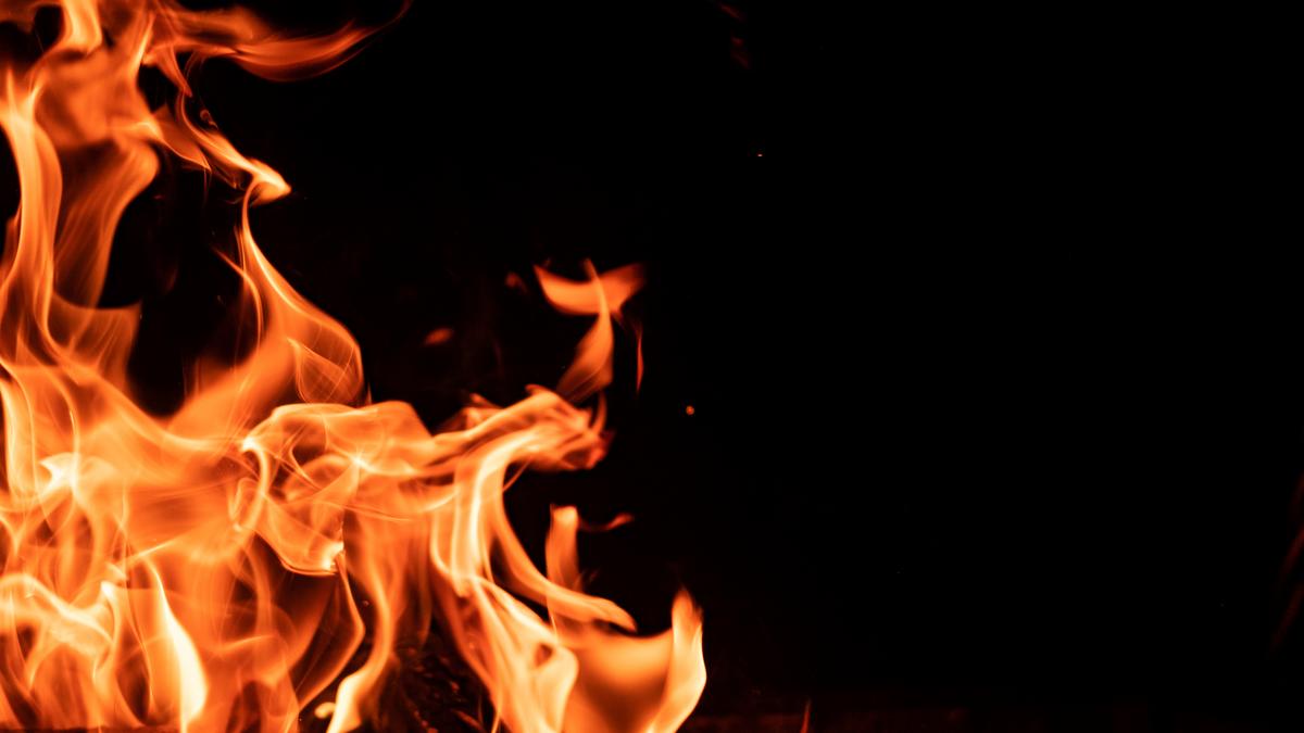 Miskolci panelházban pusztító tűzvész: hősi mentés a lakók számára