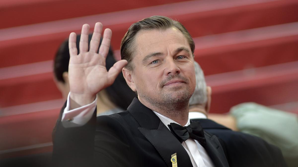 Leonardo DiCaprio titokzatos jegyességéről suttognak: Óriási ezüstgyűrű tűnt fel a barátnője kezén