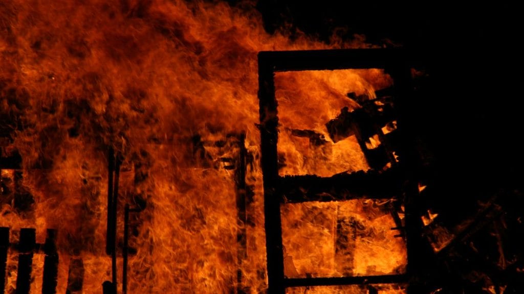 Egy éjszaka, a pokol Zuglóban: halálos tűzeset egy középkorú nő lakásában