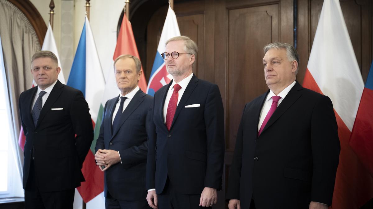 Kibékíthetetlen feszültség a V4-ek ülésén: A cseh és a lengyel miniszterelnök ordibál Orbán Viktorral
