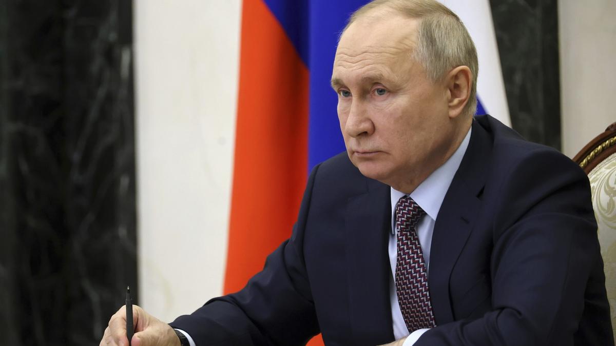 Putyin fenyeget: készen állunk az atomháborúra