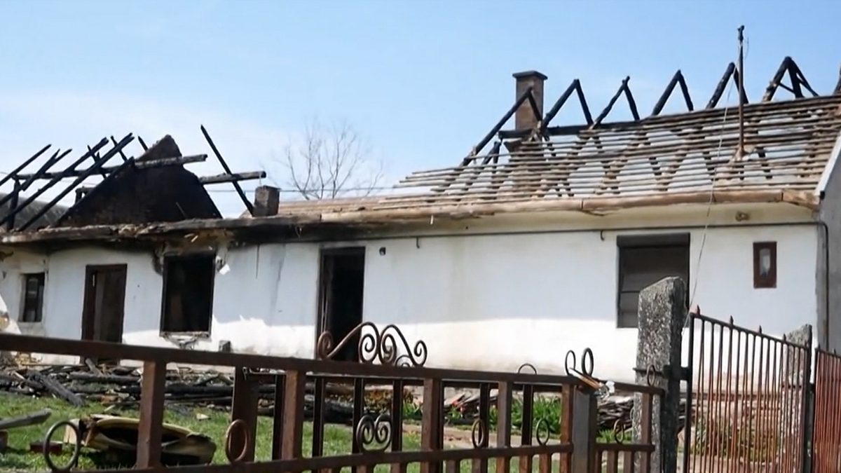 Robbanás és tűzvész rázta meg egy Tolna vármegyei falut: hatalmas kárt okozott a detonáció, a mentőhelikopter segítségére szorultak a helyiek – lenyűgöző videóval