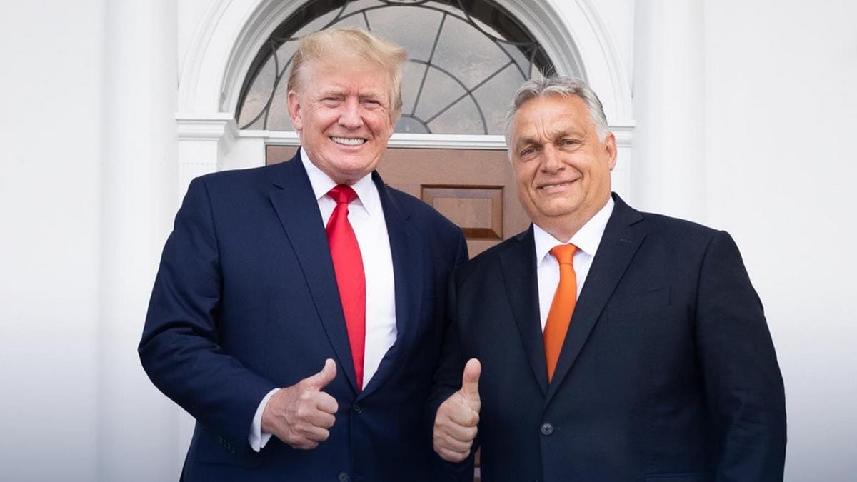 Együtt az arany mosogató előtt: Donald Trump és Orbán Viktor találkozása a luxusban