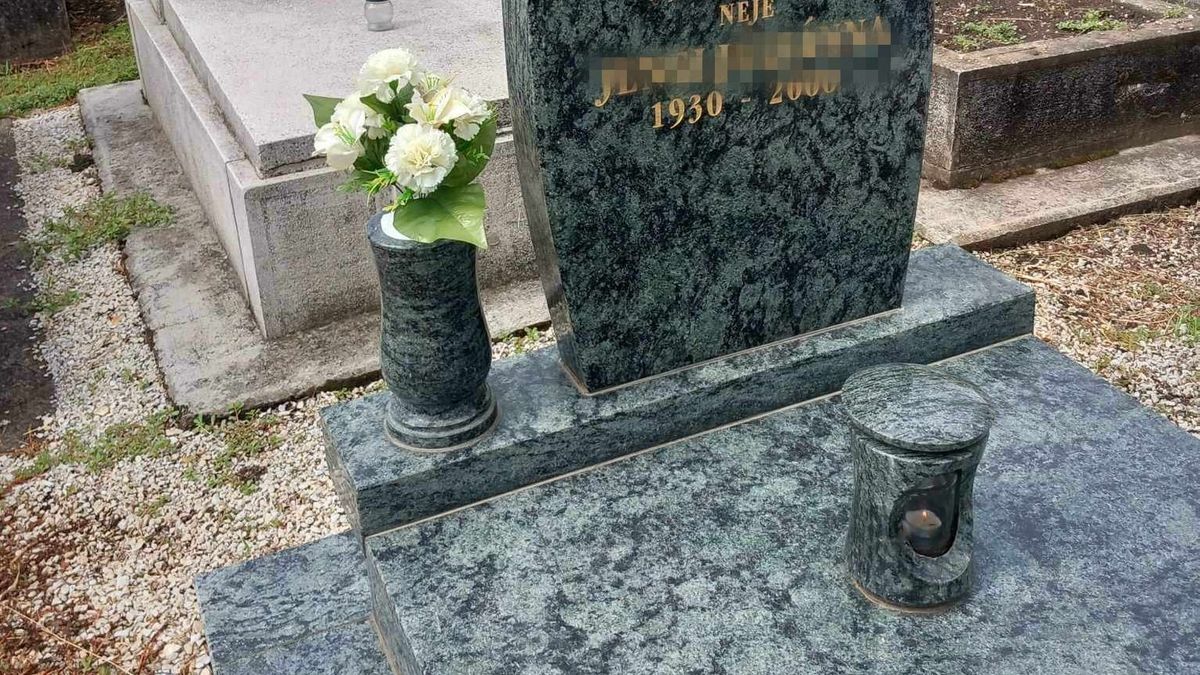 „Fájdalmas támadás: Meggyalázták a szüleim sírját Szolnokon”