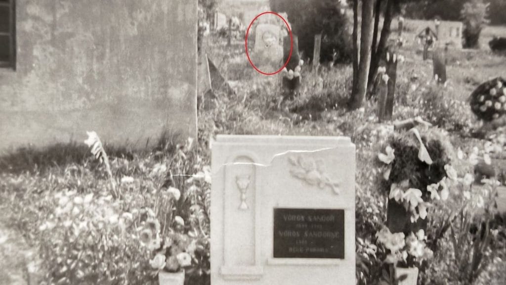 Megdöbbentő felvétel: a rejtélyes szellem a temetőben