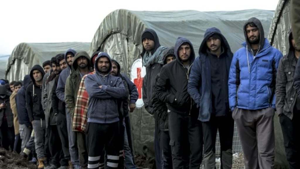 Migránsok tömege próbál Bosznia felé haladni